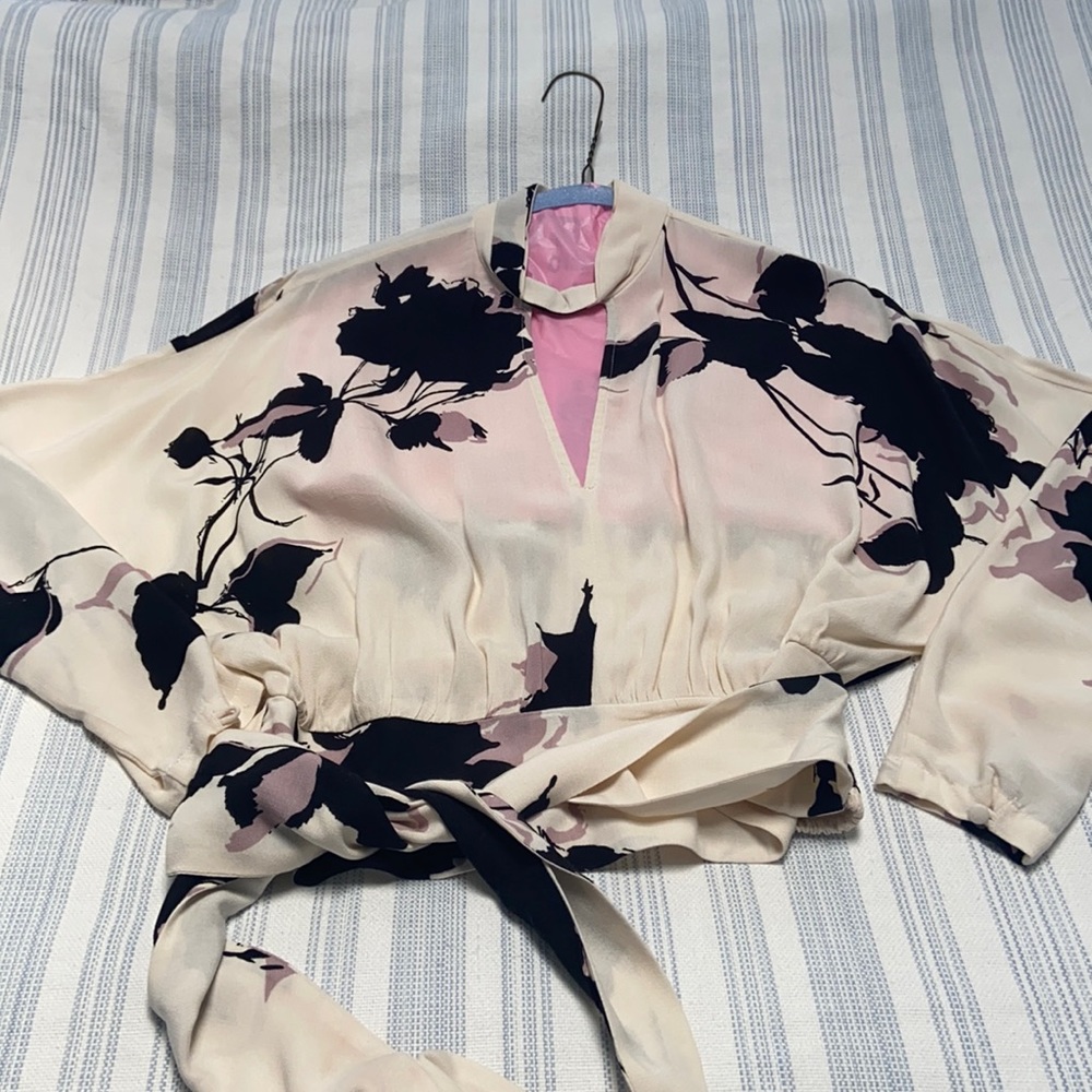 Free People blouse size small.